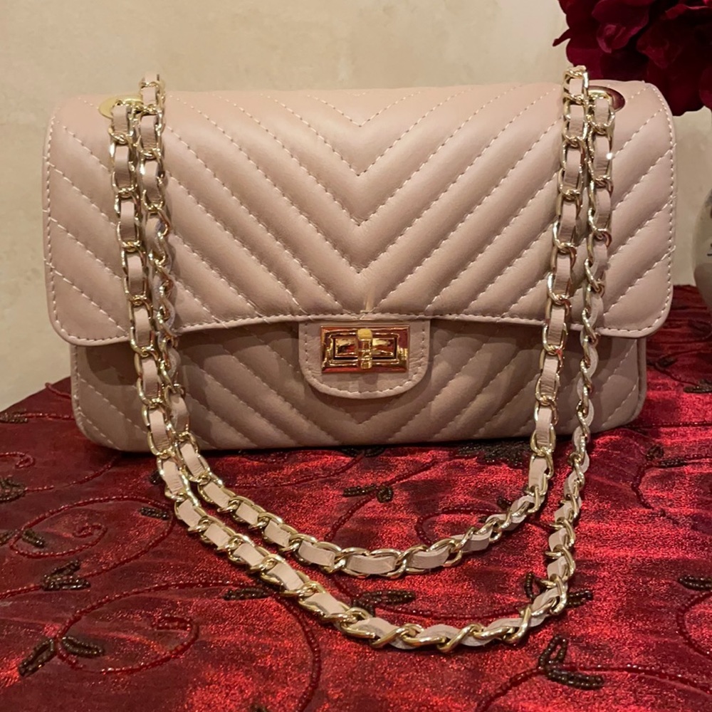 Beige Chevron Italian Leather bag w/ gold chain
